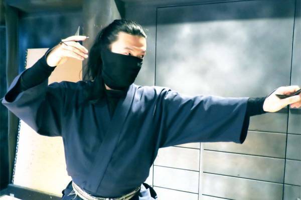 “東京初”「忍者体験施設」浅草・雷門に、本物の忍者による手裏剣&忍道体験など