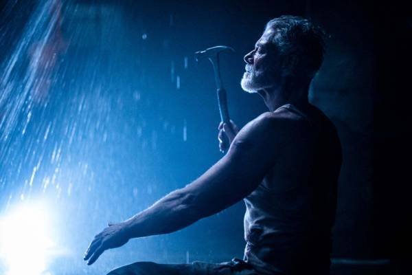 ホラー映画『ドント・ブリーズ２』盲目老人が襲いかかる“暗闇の惨劇”再び、8年後を描いた続編