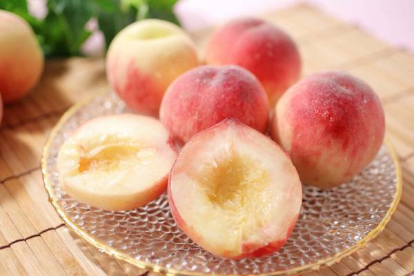 スイーツパラダイス「もも・メロン食べ放題」限定スイーツ＆ハーゲンダッツも好きなだけ