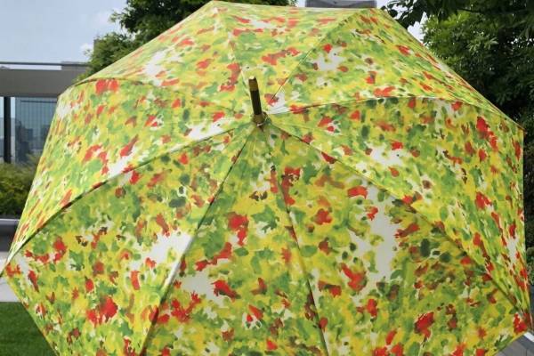 「イイダ傘店 夏の傘展2021」銀座 蔦屋書店で、“あじさい”柄の傘や“ビール”柄の雨の日バッグ
