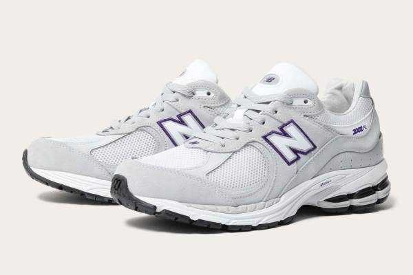 ニューバランスのスニーカー「2002R」ビューティ＆ユース別注、クリーンな配色のヌバック×メッシュ