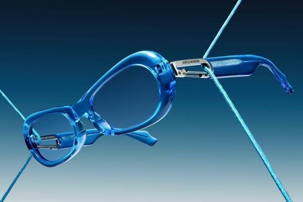 アンブッシュ×ジェントル モンスター“カラビナ”付きサングラス、スクエア＆キャットアイの2型