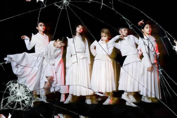 BiSHの最新アルバム『GOiNG TO DESTRUCTiON』アニメやドラマ主題歌含む全14曲