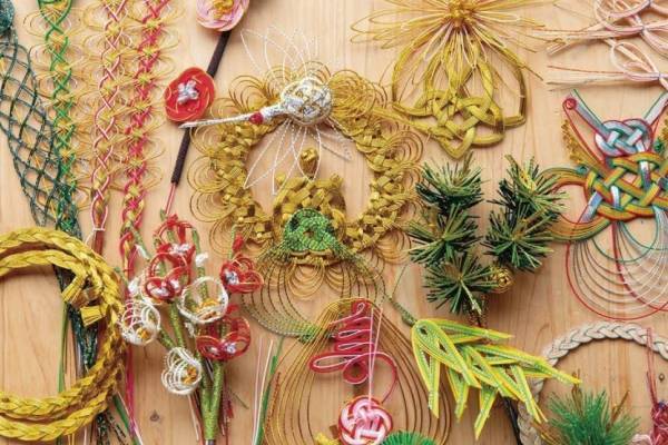 愛媛の伝統工芸「伊予水引」の“ペーパー”インテリア＆アクセサリー、デッドストック水引ピアスなど