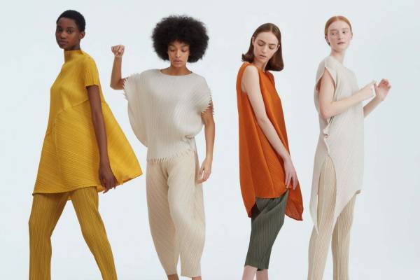 プリーツ プリーズ イッセイ ミヤケ“葉っぱ”フォルムのトップスや“花”を表現したチュニック