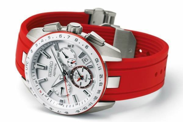 セイコー アストロン×国境なき医師団の限定コラボ腕時計、ホワイトセラミックに赤を効かせた2トーン