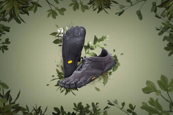 “5本指”シューズ「ヴィブラム ファイブフィンガーズ」麻素材アッパー×3mmソールの新作