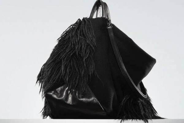 ディスコード ヨウジヤマモトのフェイクファー レザー 花のつぼみ 型バッグなど 新宿で先行発売 21年7月10日 ウーマンエキサイト 1 3