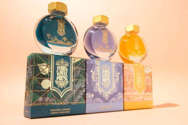 香水のようなインクに“夕暮れの空”着想の新色＆限定ラメ入りピンク、銀座 蔦屋書店で