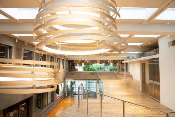 京都・四条烏丸「COCON KARASUMA」に新エリア、人気パンが集結するベーカリー出店