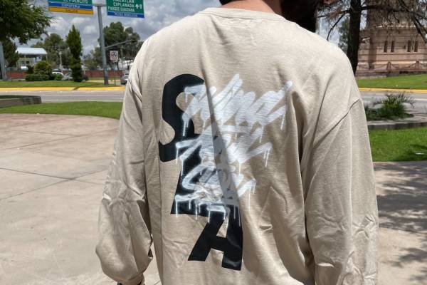 ウィンダンシー新作Tシャツ"落書き"風ペイント×SEAロゴ、リカルド・ゴンザレスとコラボ