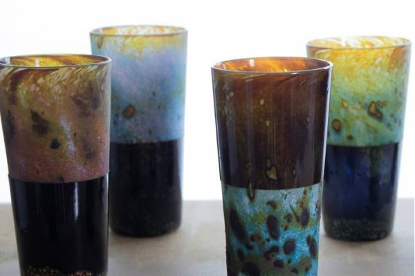 「装飾を楽しむ夏のガラス」フェア、銀座 蔦屋書店で - “水平線”を表現したグラスや金箔×切子細工