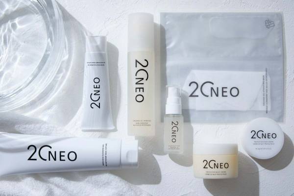新世代のジェンダーレススキンケア「ニーゼロネオ」大地＆海の恵みたっぷり、2層式保湿液など
