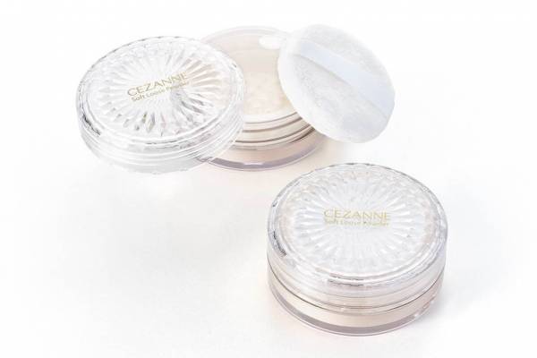セザンヌ21年秋コスメ、ほんのりツヤ肌仕上げの“透明感”フェイスパウダー