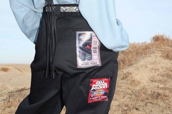 ジエダ×ディッキーズのパンツ、“90年代デッドストック”ラベルを転写したヴィンテージ風