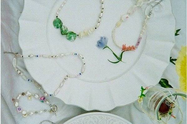 ECアクセサリーブランド「ウィム」限定ストアが代々木上原に、夏の新作ビーズネックレスなど