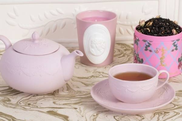 ラデュレのお茶専門ブランド「テ by ラデュレ」初の直営店が上野マルイに、バラ色のティーポットなど