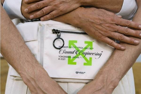 オフ-ホワイト c/o ヴァージル アブロー×パイオニア DJ、ロゴを配したTシャツやフーディーなど