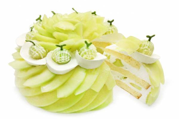 カフェコムサ“マスクメロン”の限定ショートケーキ、丸い果肉の“ミニメロン”デコレーション