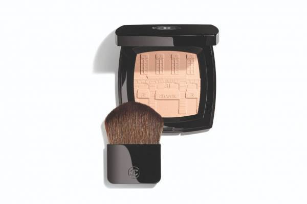 シャネル「プードゥル カンボン」シャネルゆかりの地“カンボン通り31番地”がフェイス パウダーに