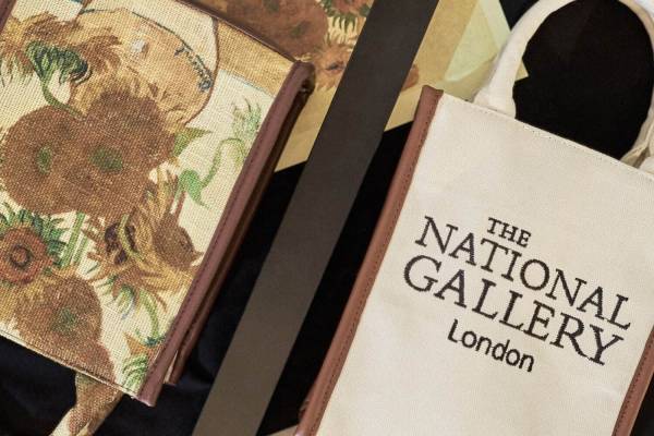 リリー ブラウンからゴッホやモネの名画Tシャツ＆バッグ、ロンドン・ナショナル・ギャラリーと再びコラボ