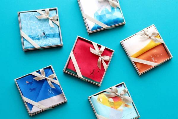 “アリ”が隠れたスイカモチーフのハンカチ、ハンカチーフ専門店クラシクス・ザ・スモールラグジュアリから