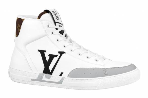 ルイ・ヴィトン初のユニセックススニーカー「チャーリー」クリーンな白地に映える“LV ロゴ”