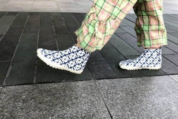 パピエ ティグルのグラフィック模様「足袋スニーカー」足袋スニーカー専門店ショップ タビジとコラボ