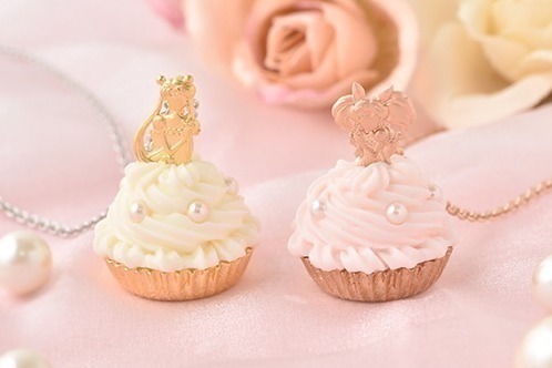 Q-pot.×『美少女戦士セーラームーン』新作アクセサリー、“二人のプリンセス”をスイーツで表現