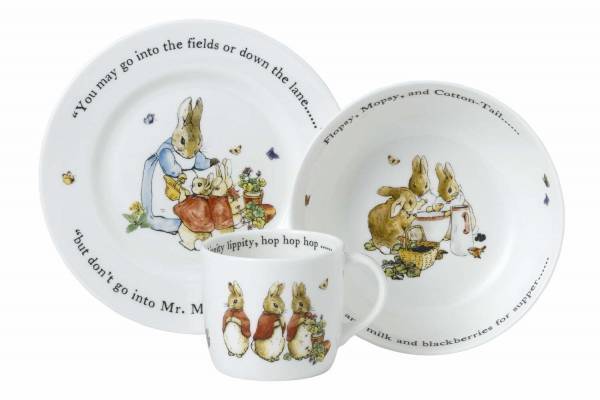 ウェッジウッド「ピーターラビット」シリーズ、“ピーターと妹たち”を描く新作3ピースセット＆マグ