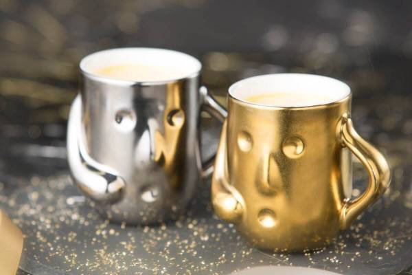 金・銀の「プレミアムはにわぷりん」新鮮なブランド卵の金粉・銀粉入りカスタード、大阪で発売