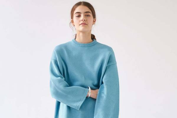 NY発・デミリーの新ライン「デミー バイ デミリー」オーバーサイズ＆ポップカラーのニットアイテム