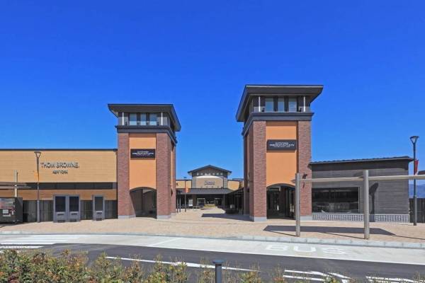 プレミアム・アウトレット“最大80％オフ”の夏セール、御殿場・神戸三田・あみなど全国9施設で