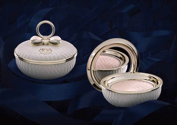 コスメデコルテ究極のフェイスパウダー「マルセル ワンダース コレクション」リボンモチーフの限定ケース