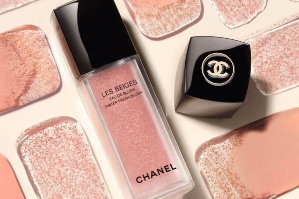 シャネル「レ ベージュ オー ドゥ ブラッシュ」紅潮感UP“新感覚”ウォーター チークカラー