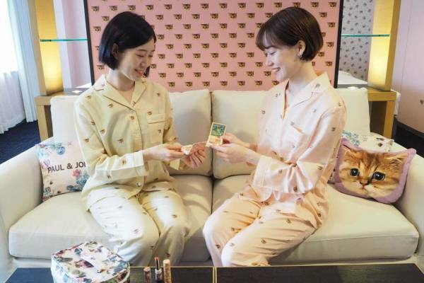 ポール & ジョーの宿泊プランがホテルニューオータニ(東京)に、新作コスメ付き＆ねこ柄パジャマも