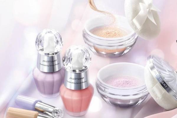 ジルスチュアート「グロウインオイル ルースパウダー」“しっとりタッチ”の新オイルインフェイスパウダー