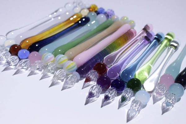 カラフル「ガラスペン」横浜高島屋に、ガラスペン作家が作るこだわりのカリグラフィペンなど