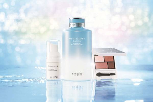 アクセーヌ2021年クリスマスコフレ、人気化粧水＆UVメイクべースの“現品入り”キット