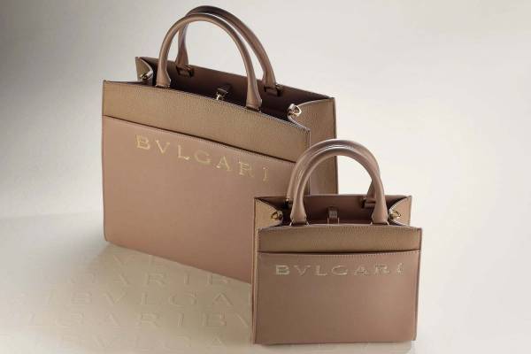 ブルガリ新作バッグ&ウォレット、日本限定“トープクォーツカラー”で優美な彩りを