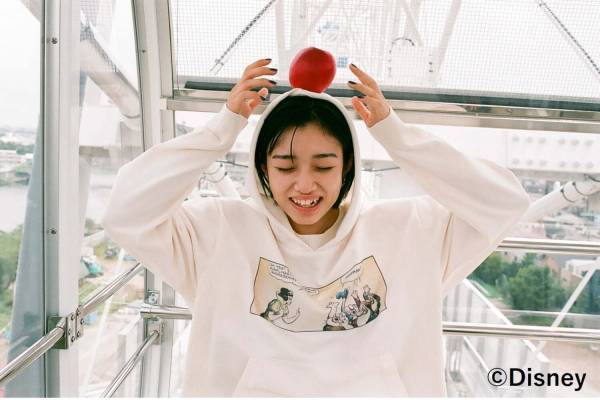 ディズニー「白雪姫」“レトロコミック調”のウェアがマラミュートから、“リンゴ”のアクセサリーも