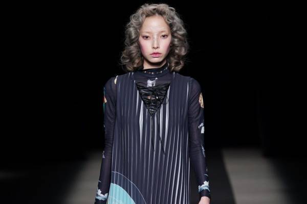 ペイデフェ 22年春夏コレクション、“稲垣足穂の作品”に宿る幻想的な気配を具現化