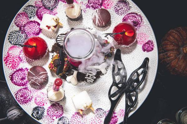 ザ・プリンスギャラリー 東京紀尾井町“蝶が舞う”魔女の森のハロウィーンアフタヌーンティー