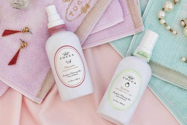 トッカ「リネン＆ルームスプレー」ベッドや衣類に吹きかけて“香りを楽しむ”新フレグランス