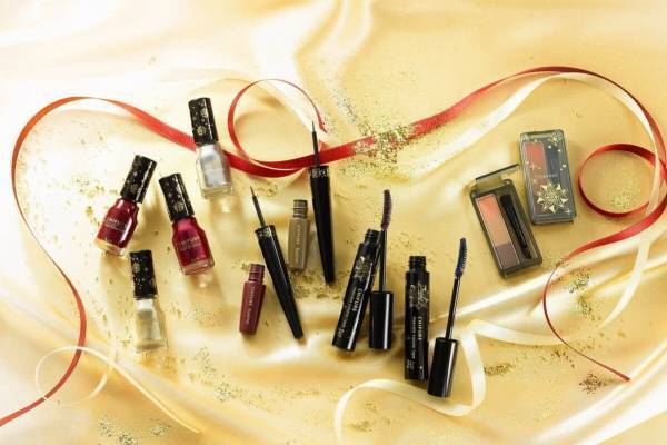 ちふれ21年クリスマスコスメ、ブランド初のクリスマスコスメは“ジュエリー感覚”グリッターネイルなど