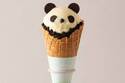 ジェラート ピケ カフェ限定「パンダ」スイーツ、ジェラートを包んだチョコバナナクレープ