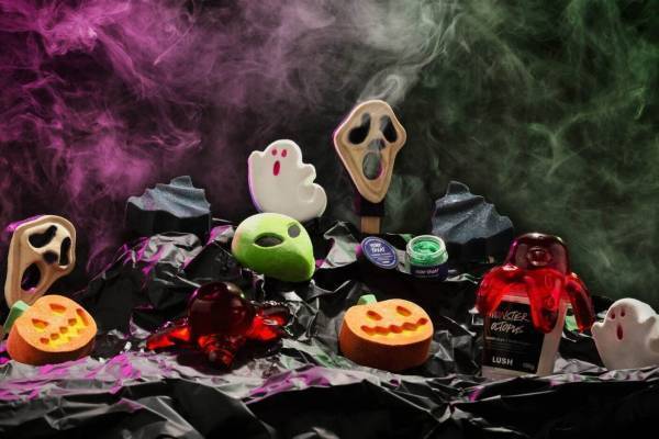 ラッシュのハロウィン限定バスグッズ、“パンプキン”バスボムや“光を放つ”おばけ型ボディソープ