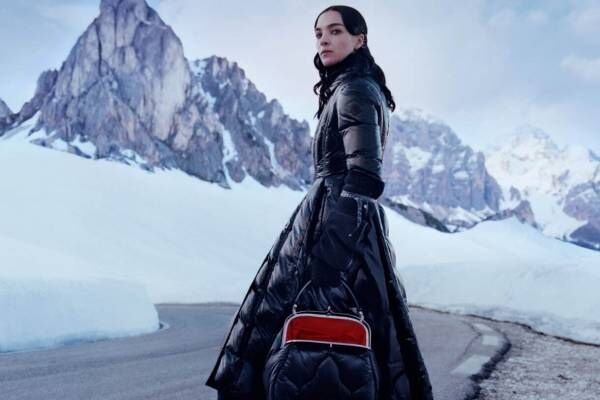 2 モンクレール 1952 ウーマン新作ダウン ウェア ディズニー マペット ショー Tシャツも 21年9月9日 ウーマンエキサイト 1 2