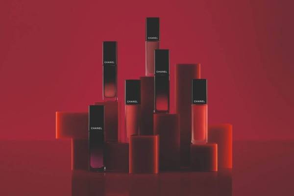 シャネル21年秋コスメ「ルージュ アリュール」“落ちにくいリップ”にこなれベージュや秋色レッド