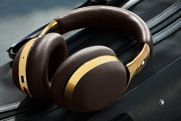 モンブランの新作ワイヤレスヘッドフォン - メタル素材の高級感ある佇まい、人間工学基づく軽量設計